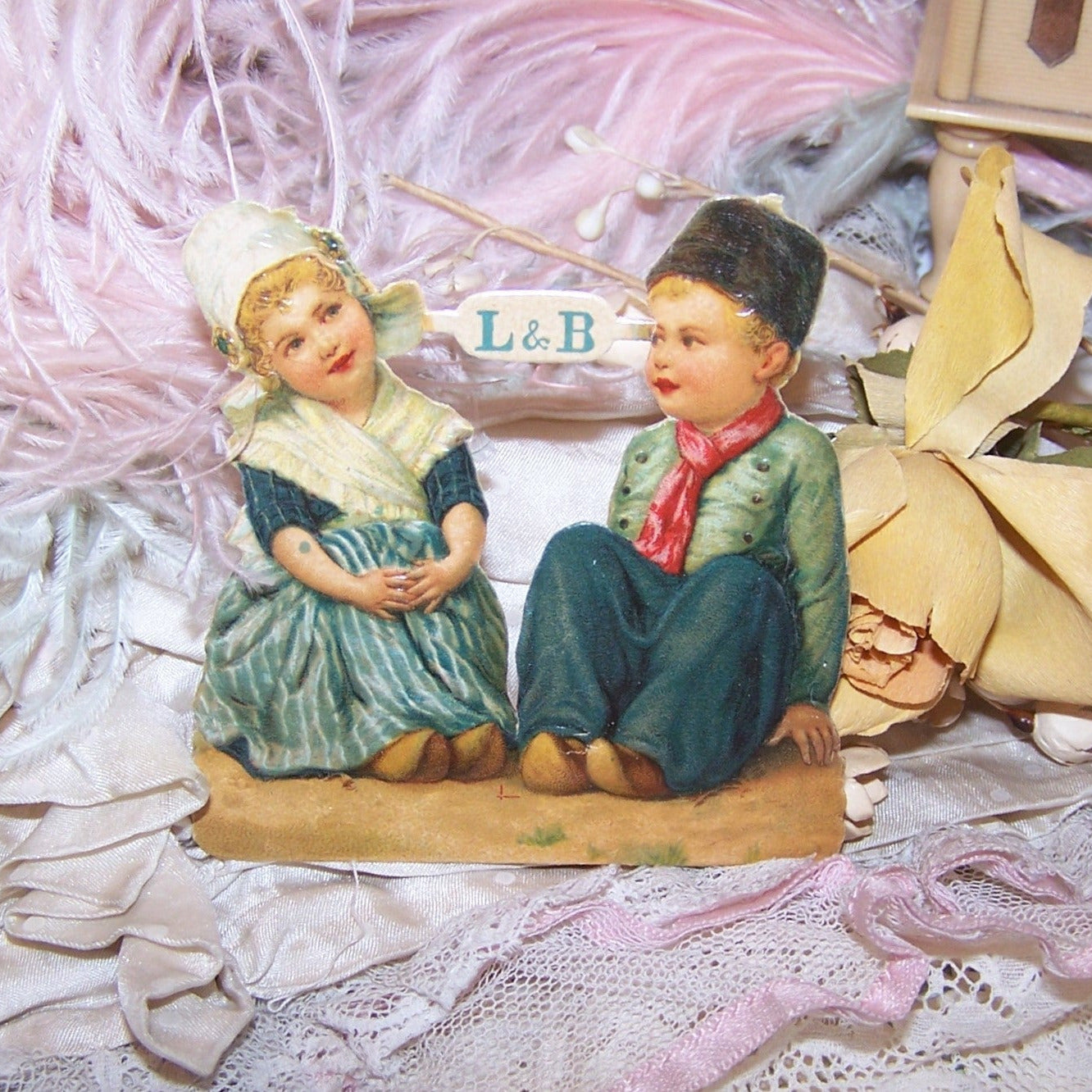 L&B 3847 Antique Victorian Die Cut - Dutch Girl and Boy