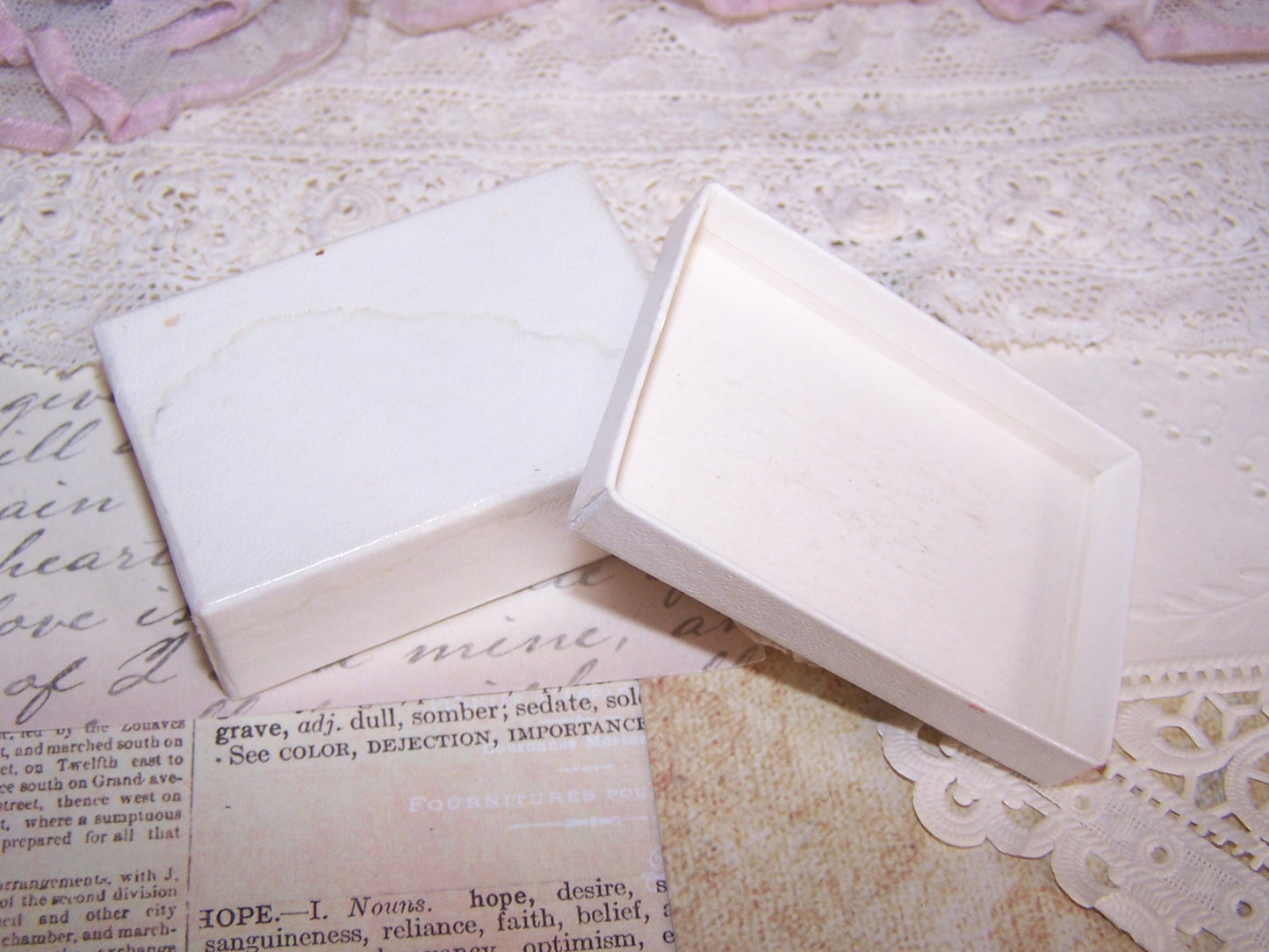Upcycled Paper Gift Box for Jewelry - White Rose | I LOVE YOU