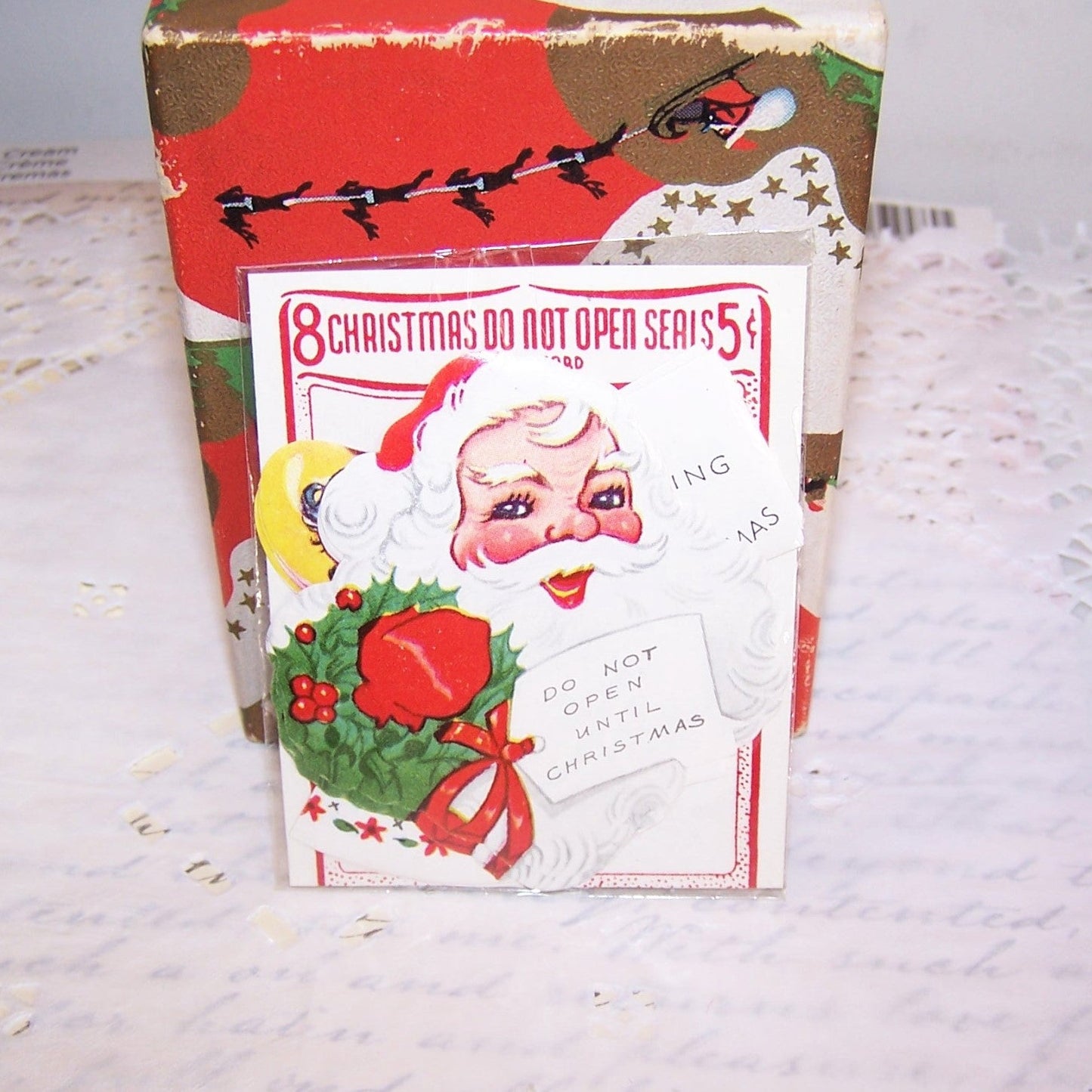 Pack of 8 "Do Not Open" Christmas Seals - 2 Designs / Santa and Little Girl
