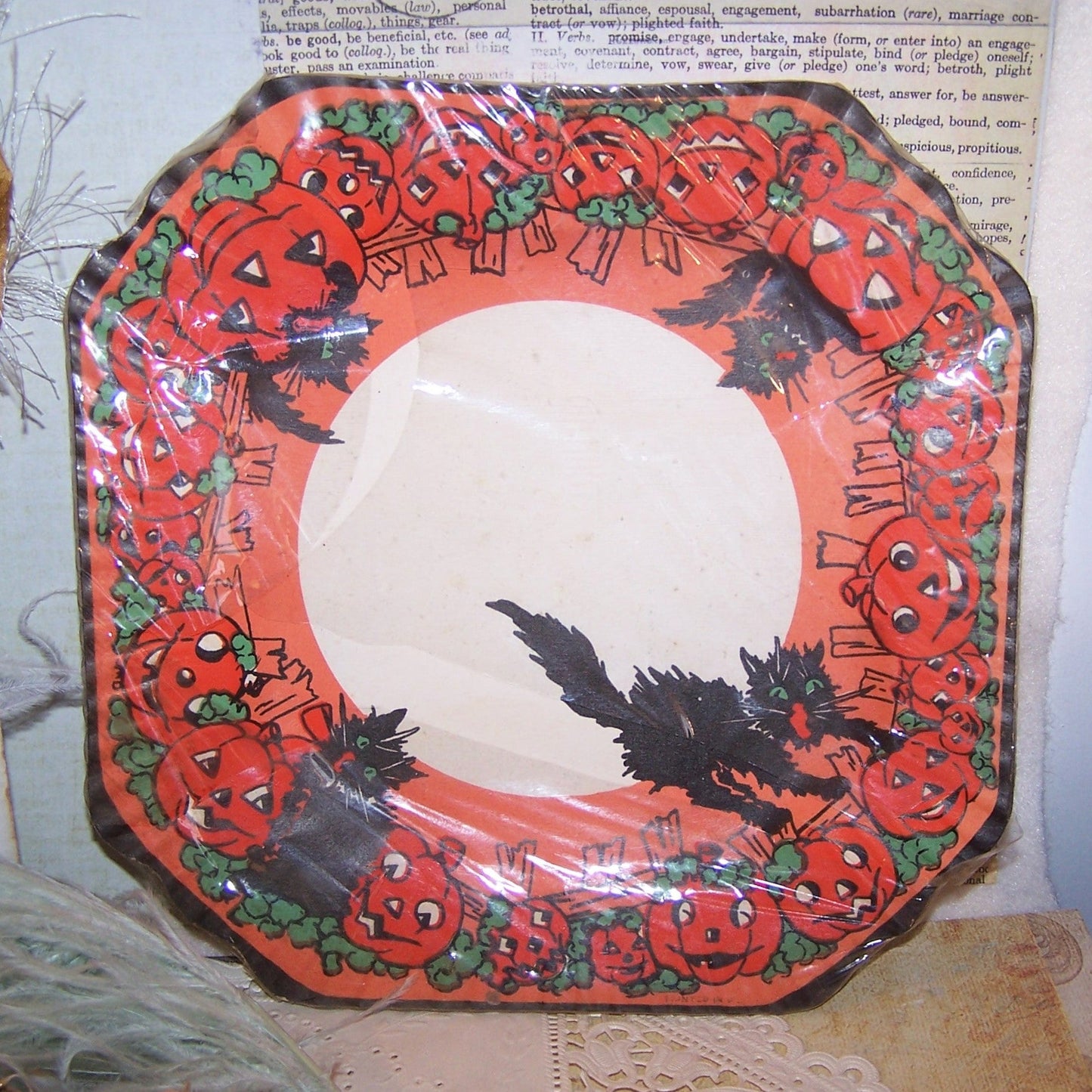 Art Deco Set/8 Packaged Halloween Paper Plates by Perkins - Black Cats & Pumpkins