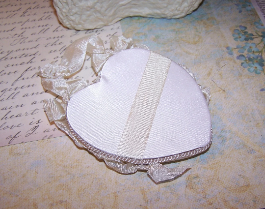 Cream Silk and Rayon Heart Ornament - Image of a Young Edwardian Girl