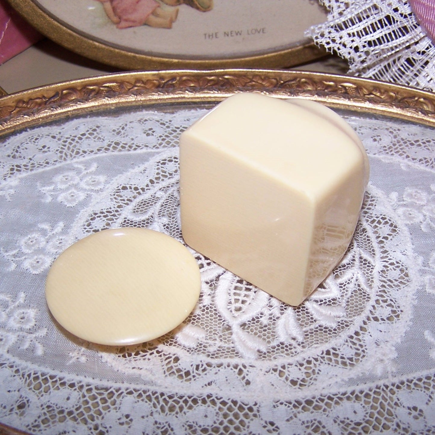 ART DECO Celluloid Powder Box - Victorian Die Cut Violets Front