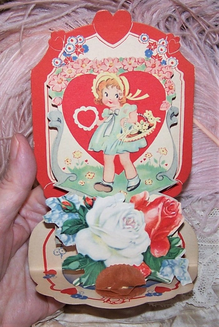 1920s Fold Down Honeycomb Valentines Day Card | Little Girl Carrying Flowers