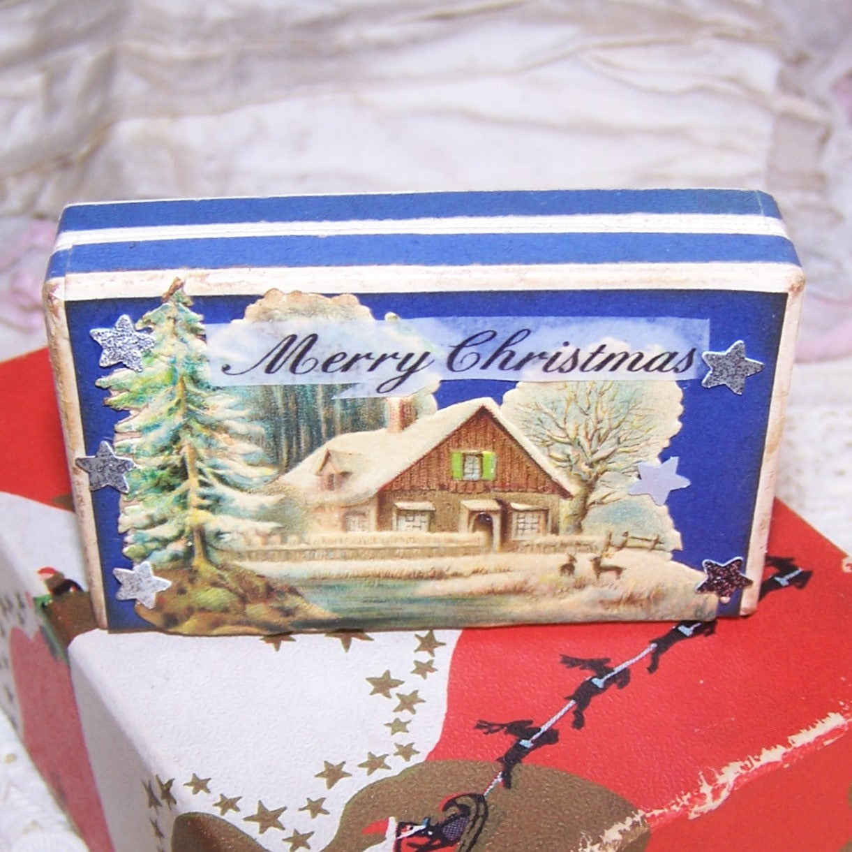 Upcycled Pharmacy Pill Box - Merry Christmas | Log Cabin Winter Scene